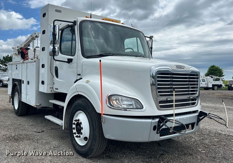 image for item EG1525 2015 Freightliner  M2 Business Class utility / service truck