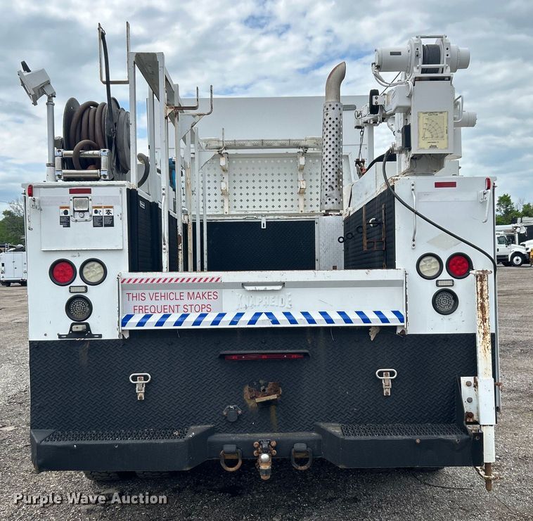 image for item EG1525 2015 Freightliner  M2 Business Class utility / service truck