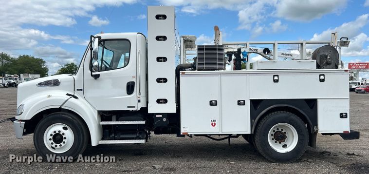 image for item EG1525 2015 Freightliner  M2 Business Class utility / service truck