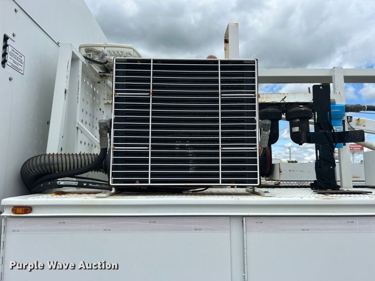 image for item EG1525 2015 Freightliner  M2 Business Class utility / service truck