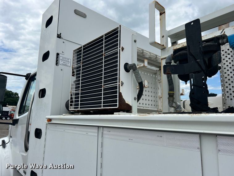 image for item EG1525 2015 Freightliner  M2 Business Class utility / service truck