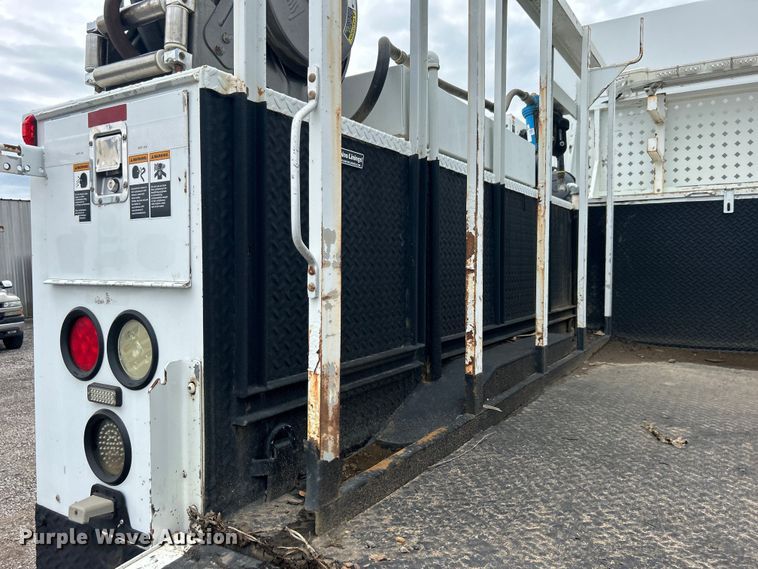 image for item EG1525 2015 Freightliner  M2 Business Class utility / service truck