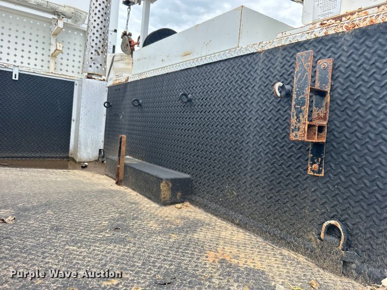 image for item EG1525 2015 Freightliner  M2 Business Class utility / service truck