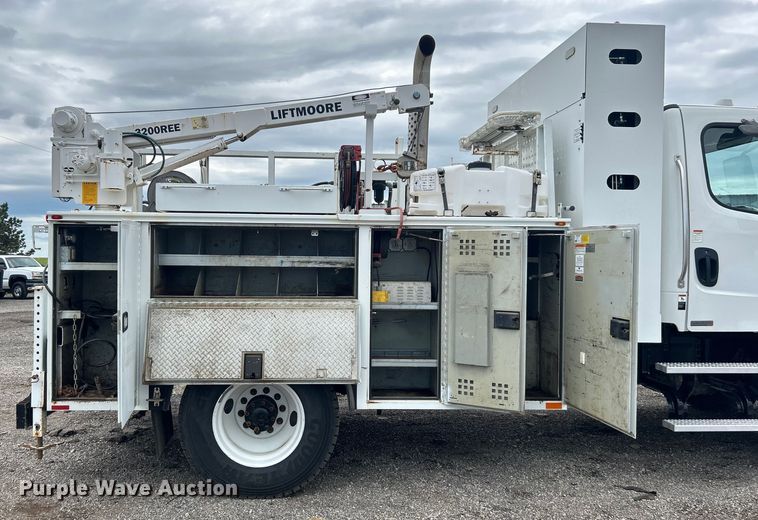 image for item EG1525 2015 Freightliner  M2 Business Class utility / service truck