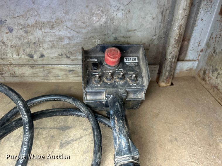 image for item EG1525 2015 Freightliner  M2 Business Class utility / service truck