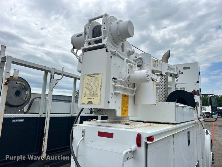 image for item EG1525 2015 Freightliner  M2 Business Class utility / service truck