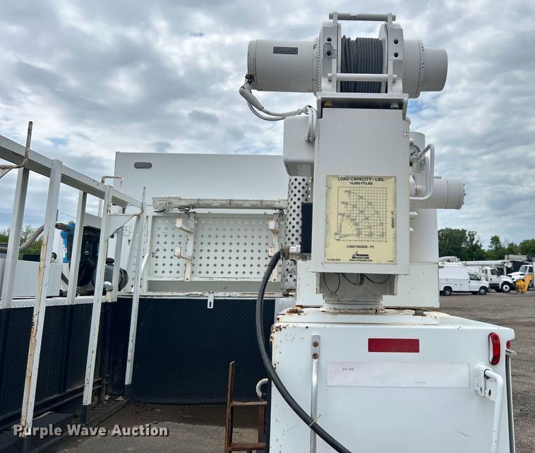 image for item EG1525 2015 Freightliner  M2 Business Class utility / service truck