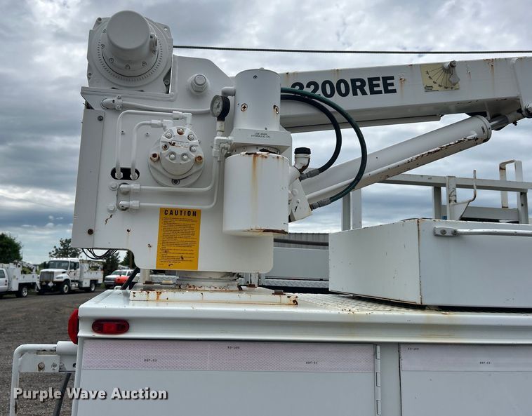 image for item EG1525 2015 Freightliner  M2 Business Class utility / service truck