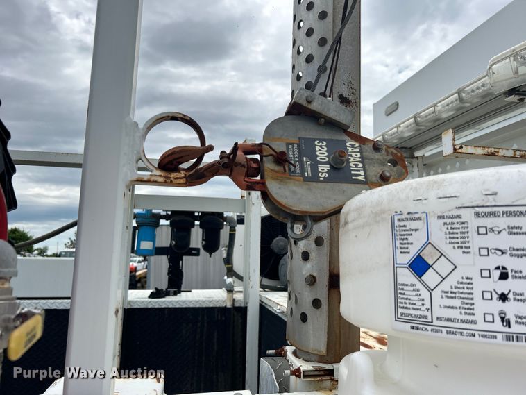 image for item EG1525 2015 Freightliner  M2 Business Class utility / service truck