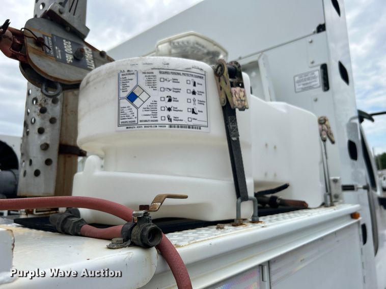 image for item EG1525 2015 Freightliner  M2 Business Class utility / service truck