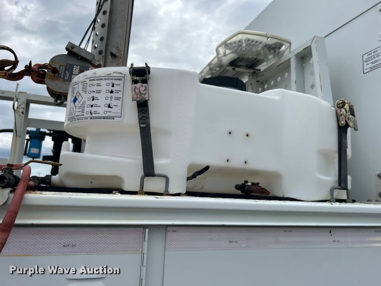 image for item EG1525 2015 Freightliner  M2 Business Class utility / service truck