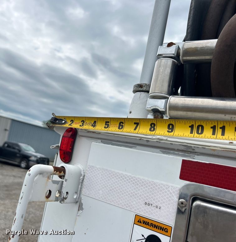 image for item EG1525 2015 Freightliner  M2 Business Class utility / service truck