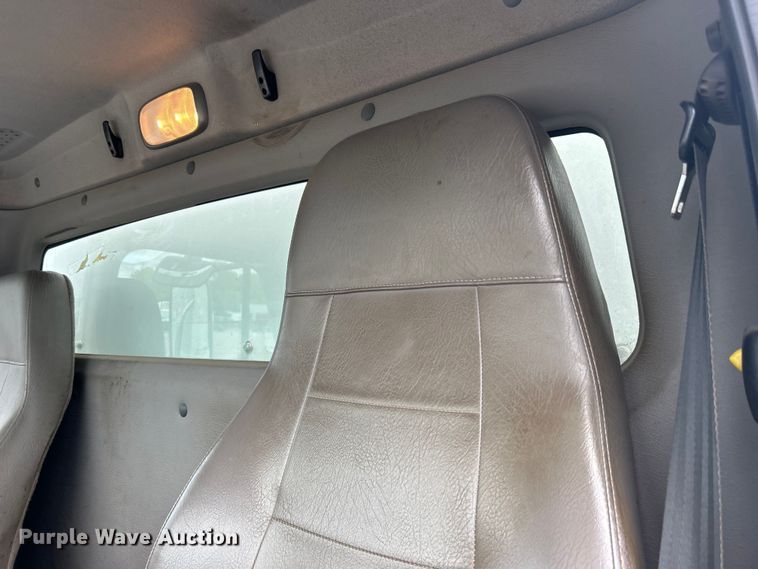 image for item EG1525 2015 Freightliner  M2 Business Class utility / service truck