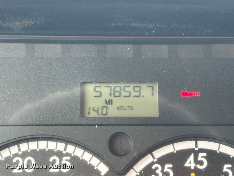 image for item EG1525 2015 Freightliner  M2 Business Class utility / service truck