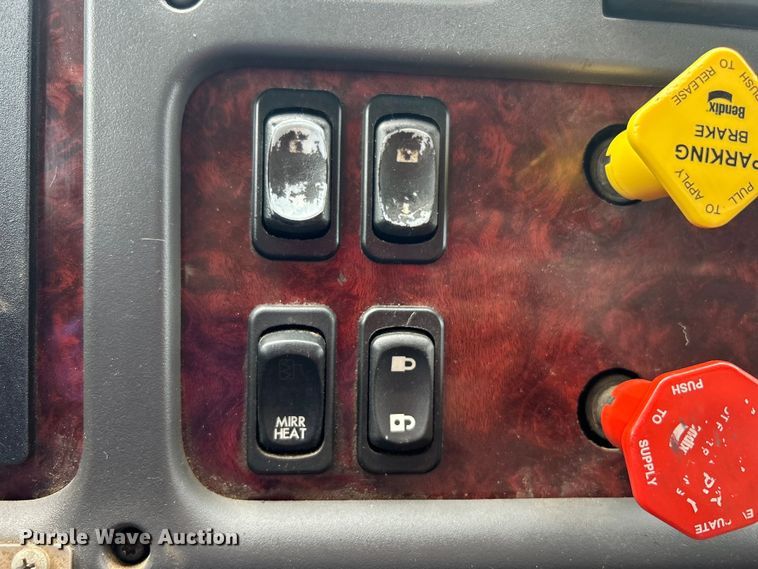 image for item EG1525 2015 Freightliner  M2 Business Class utility / service truck