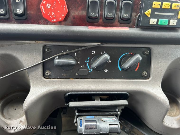 image for item EG1525 2015 Freightliner  M2 Business Class utility / service truck