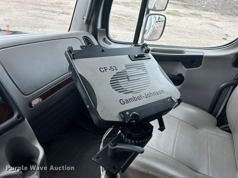 image for item EG1525 2015 Freightliner  M2 Business Class utility / service truck