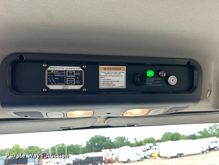 image for item EG1525 2015 Freightliner  M2 Business Class utility / service truck