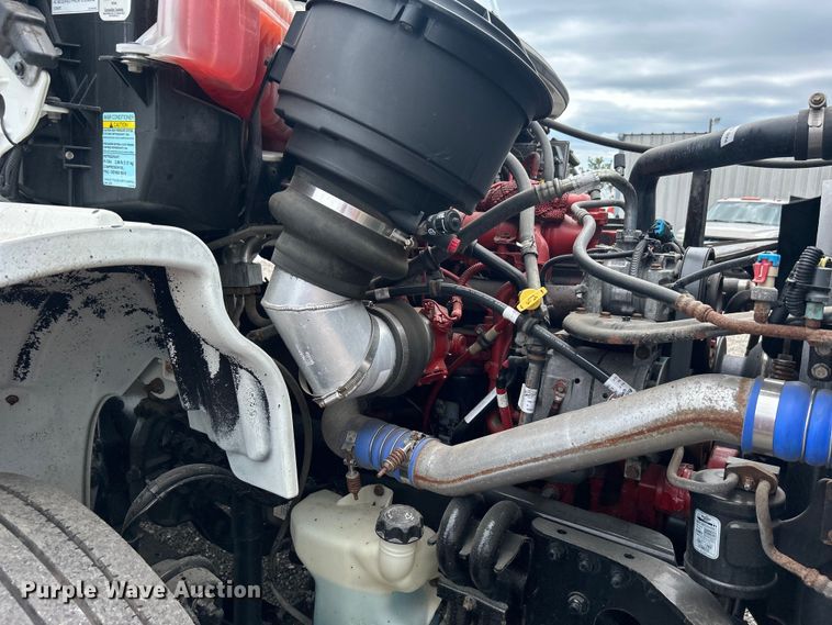 image for item EG1525 2015 Freightliner  M2 Business Class utility / service truck