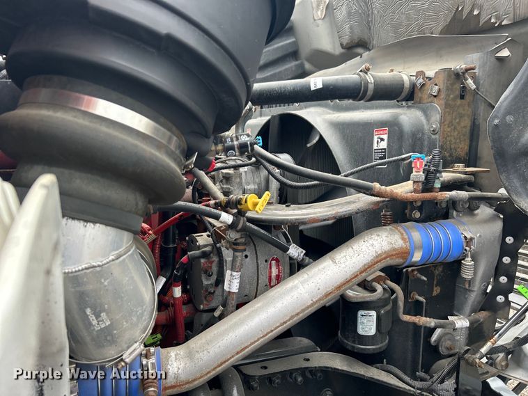 image for item EG1525 2015 Freightliner  M2 Business Class utility / service truck