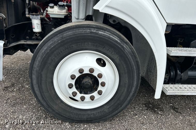 image for item EG1525 2015 Freightliner  M2 Business Class utility / service truck