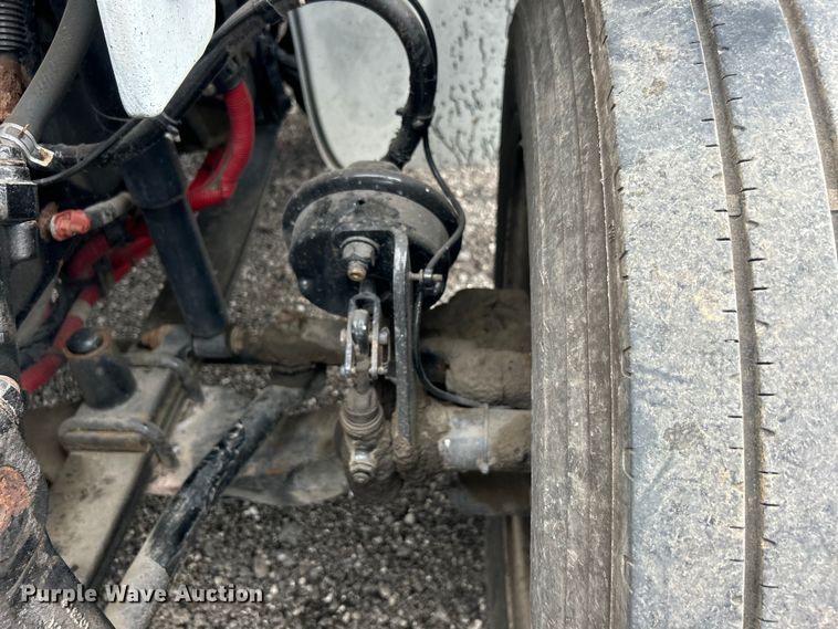 image for item EG1525 2015 Freightliner  M2 Business Class utility / service truck