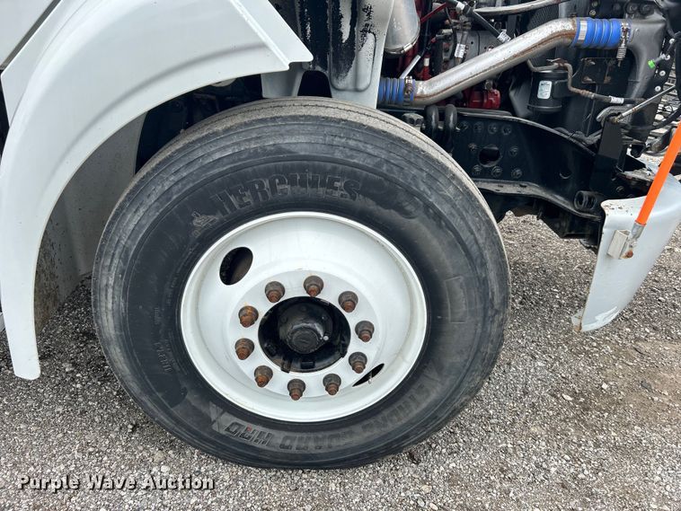 image for item EG1525 2015 Freightliner  M2 Business Class utility / service truck