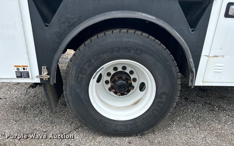 image for item EG1525 2015 Freightliner  M2 Business Class utility / service truck