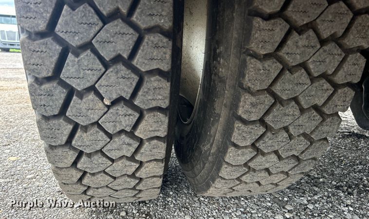 image for item EG1525 2015 Freightliner  M2 Business Class utility / service truck