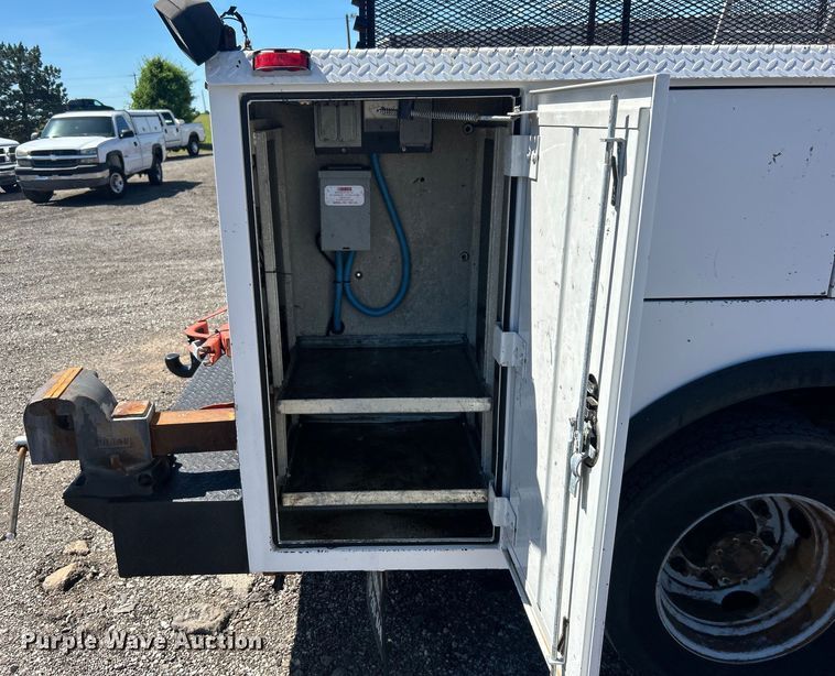 image for item EG1567 2007 Chevrolet  C4500 utility / service truck