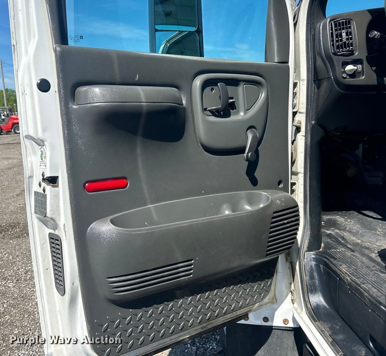 image for item EG1567 2007 Chevrolet  C4500 utility / service truck