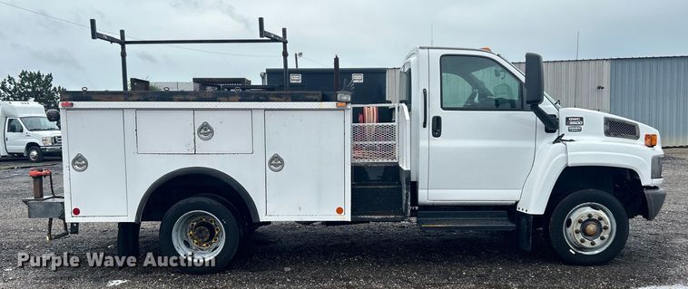 image for item EG1583 2009 GMC C5500 utility / service truck