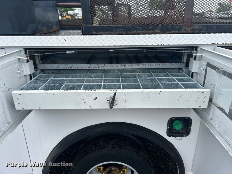 image for item EG1583 2009 GMC C5500 utility / service truck