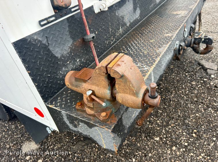 image for item EG1583 2009 GMC C5500 utility / service truck