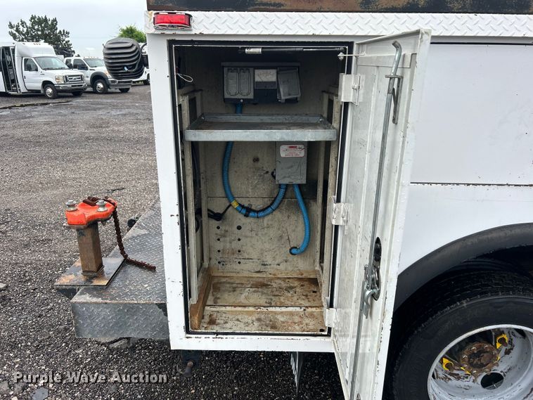 image for item EG1583 2009 GMC C5500 utility / service truck
