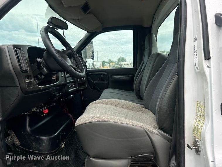 image for item EG1583 2009 GMC C5500 utility / service truck