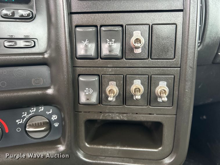 image for item EG1583 2009 GMC C5500 utility / service truck