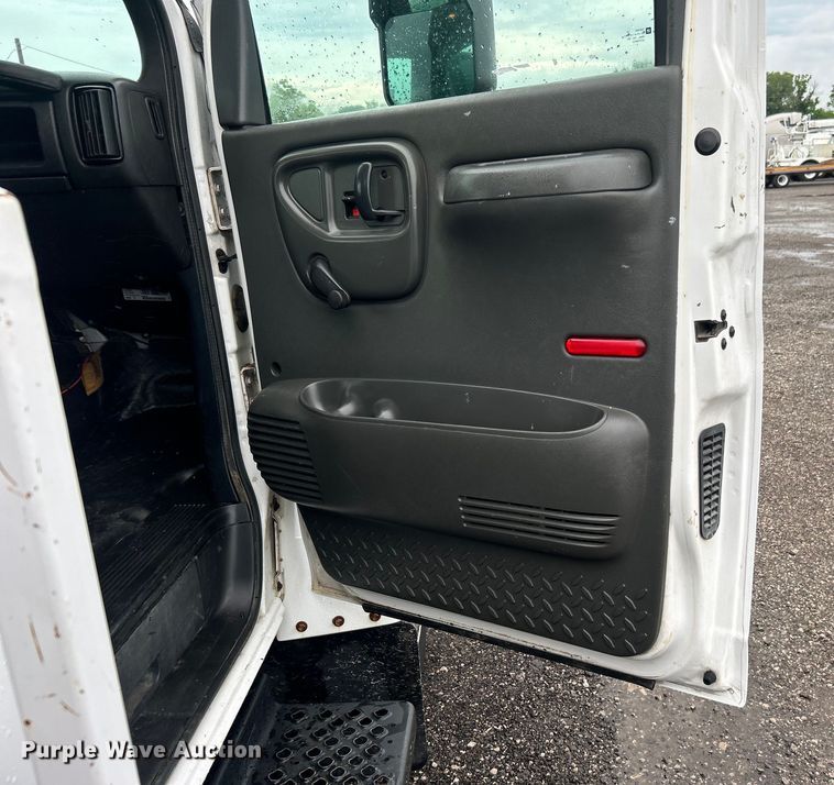 image for item EG1583 2009 GMC C5500 utility / service truck