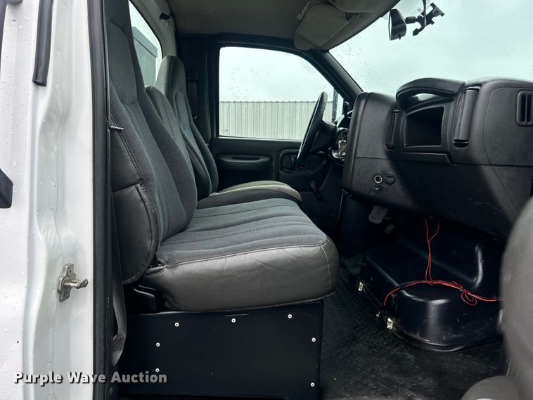 image for item EG1583 2009 GMC C5500 utility / service truck