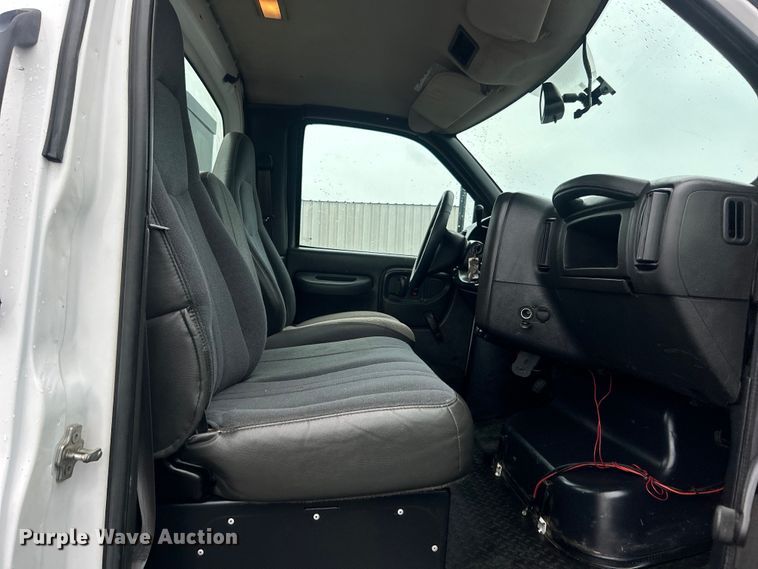 image for item EG1583 2009 GMC C5500 utility / service truck