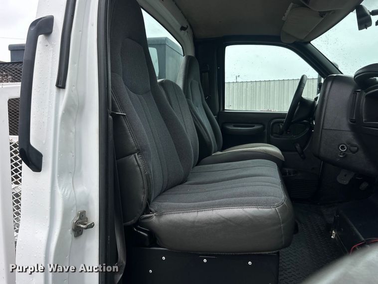 image for item EG1583 2009 GMC C5500 utility / service truck