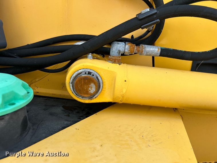 image for item EG1598 2012 John Deere 310SK backhoe