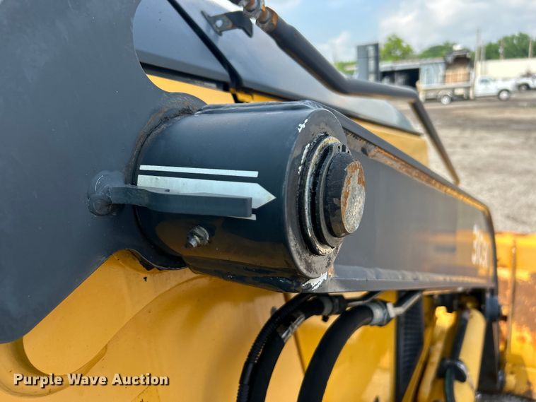 image for item EG1598 2012 John Deere 310SK backhoe