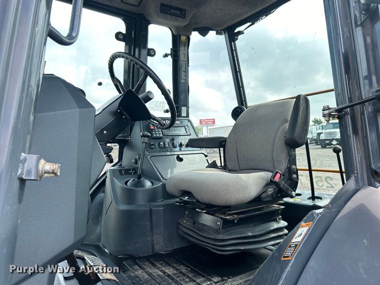 image for item EG1598 2012 John Deere 310SK backhoe