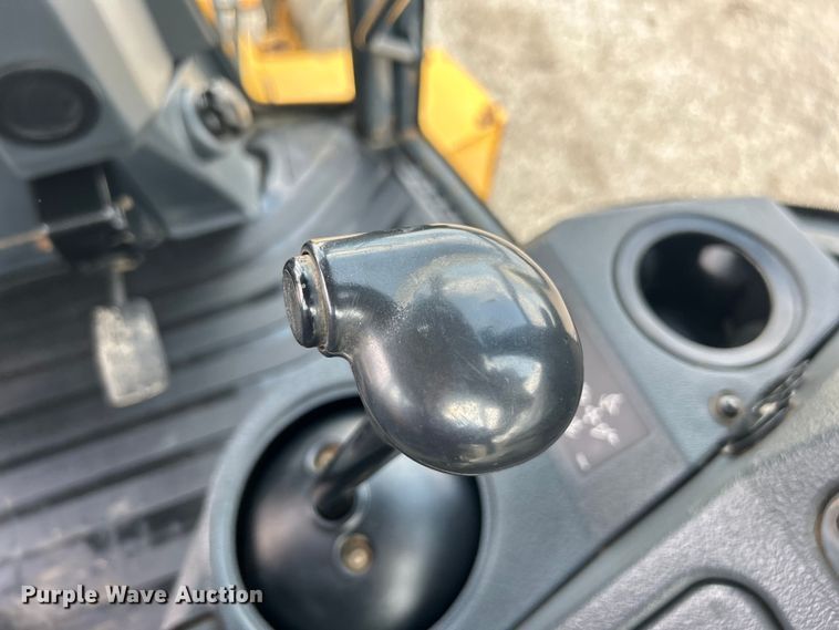 image for item EG1598 2012 John Deere 310SK backhoe