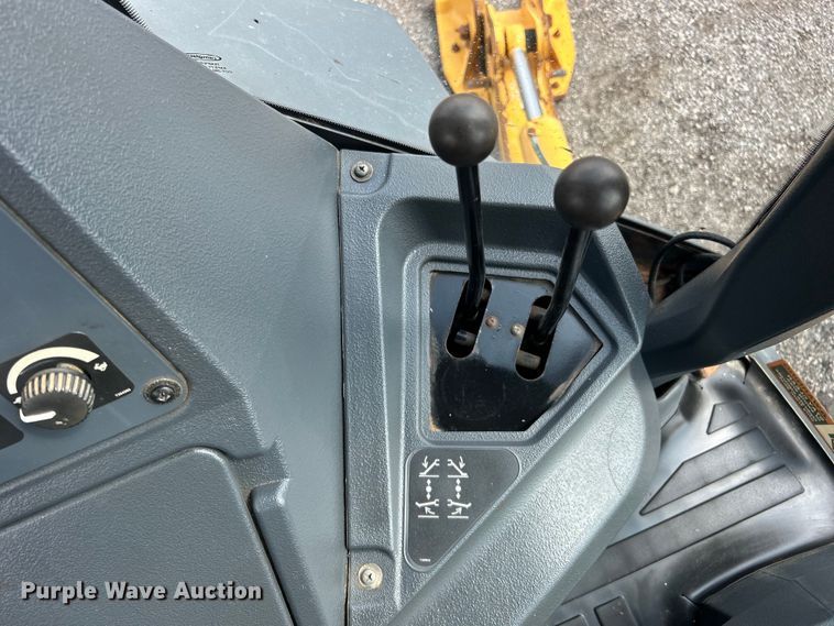 image for item EG1598 2012 John Deere 310SK backhoe