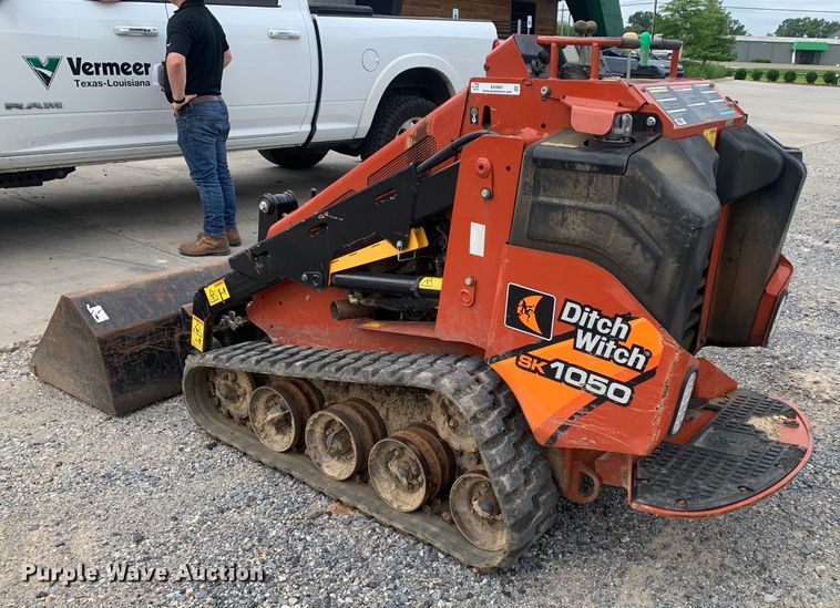 image for item EH3867 2020 Ditch Witch SK1050 compact utility loader