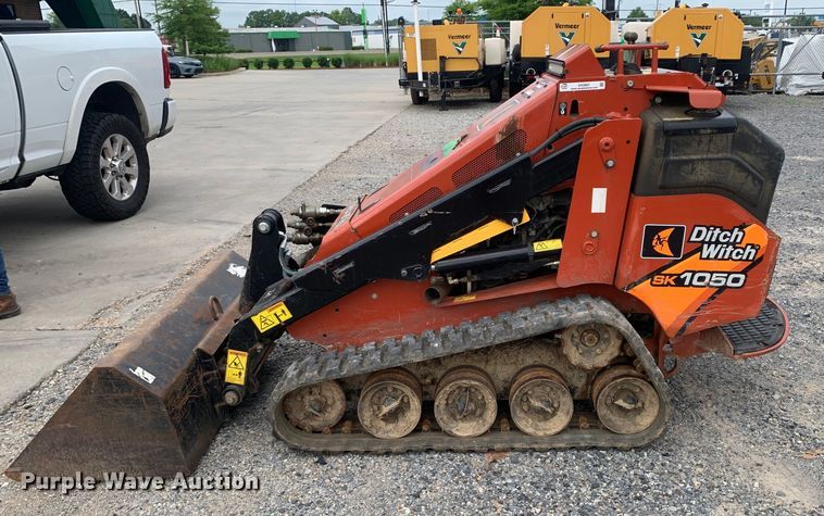 image for item EH3867 2020 Ditch Witch SK1050 compact utility loader