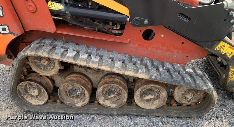 image for item EH3867 2020 Ditch Witch SK1050 compact utility loader