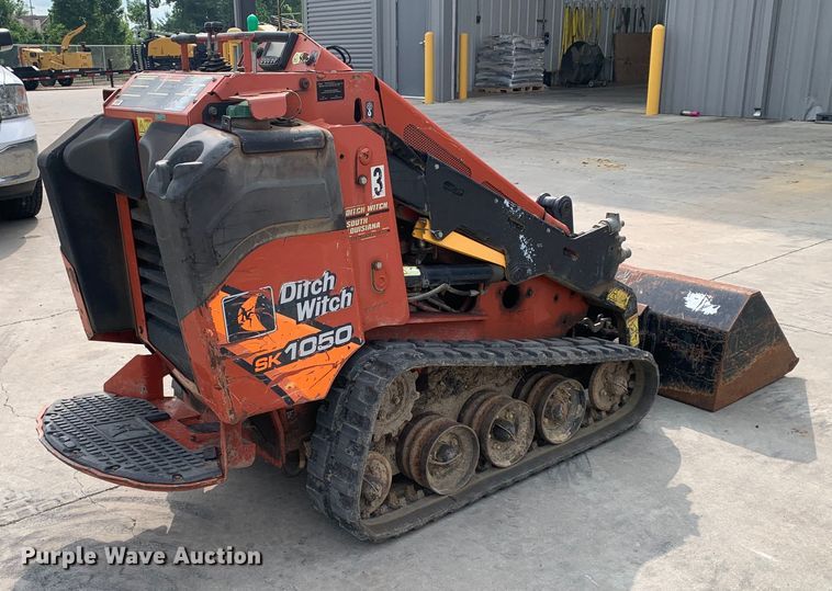 image for item EH3868 2017 Ditch Witch SK1050 compact utility loader